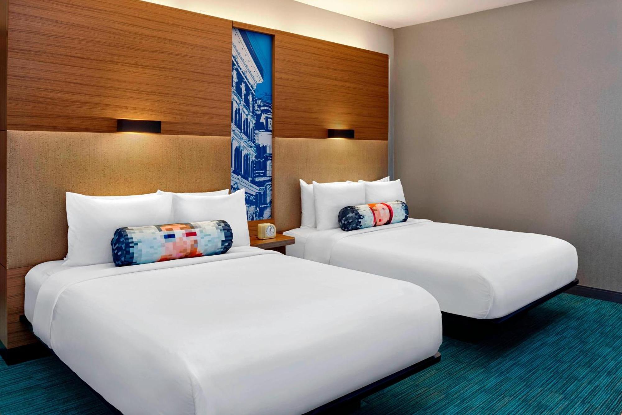 Отель Aloft Montreal Airport Дорваль Экстерьер фото
