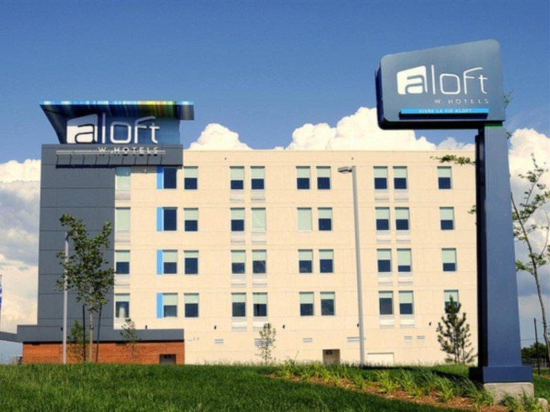 Отель Aloft Montreal Airport Дорваль Экстерьер фото